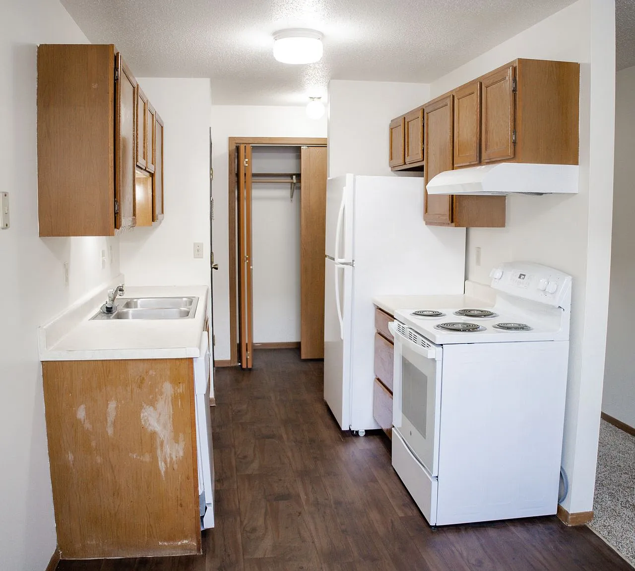 Oakwood Apartments — Photo 2