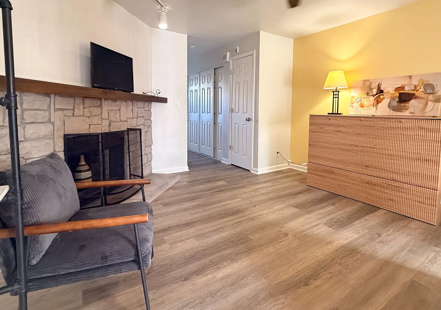 Furnished Studio In Aurora! — Photo 4