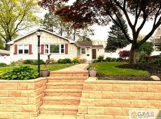 88 Kentnor St, Metuchen, NJ 08840