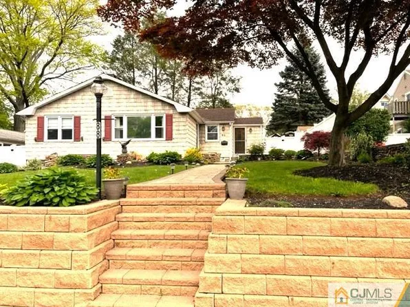 88 Kentnor St, Metuchen, NJ 08840