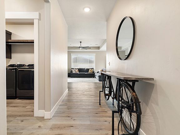 5th image of 1946 W 4675 N