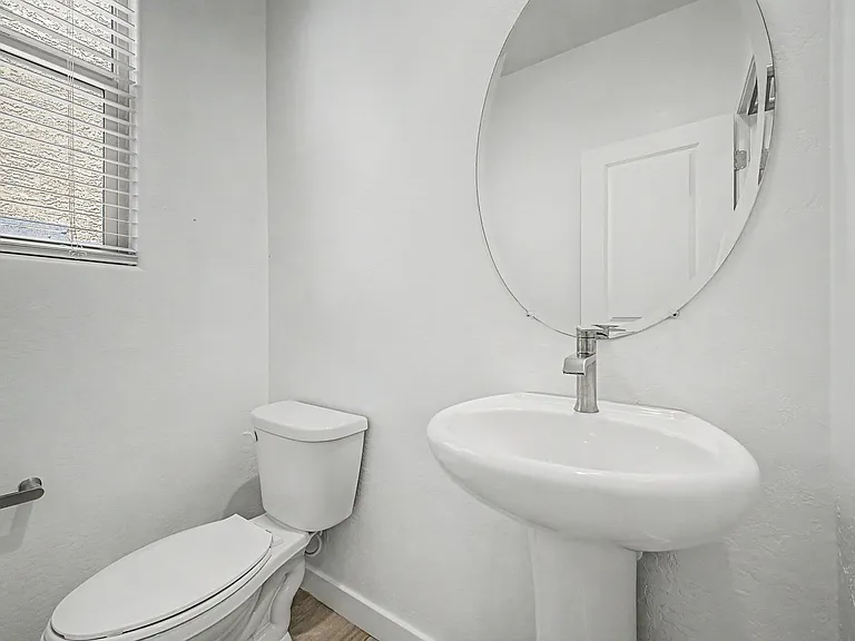 10984 W Pierce St — Photo 15