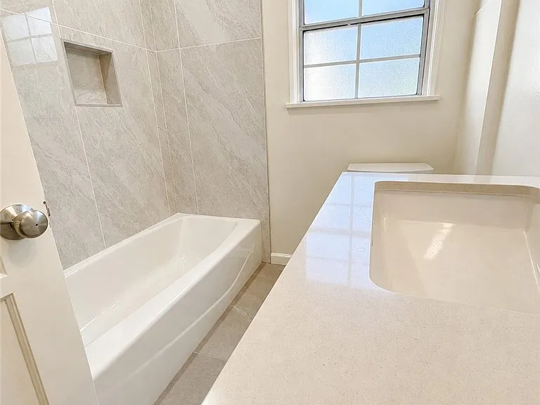 540 Crosby St — Photo 8