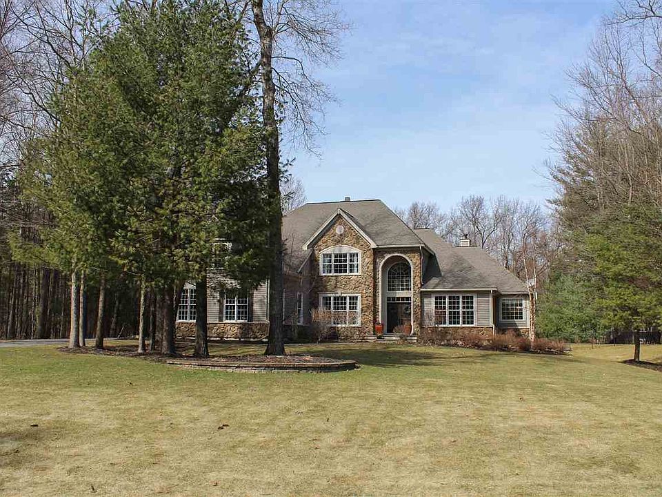 1st image of 6 Stony Brook Dr