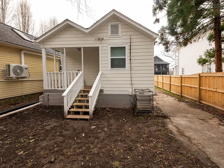 679 Terry St SE — Photo 11