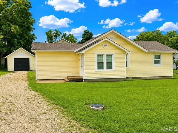108 Elm St, Pilot Knob, MO 63663
