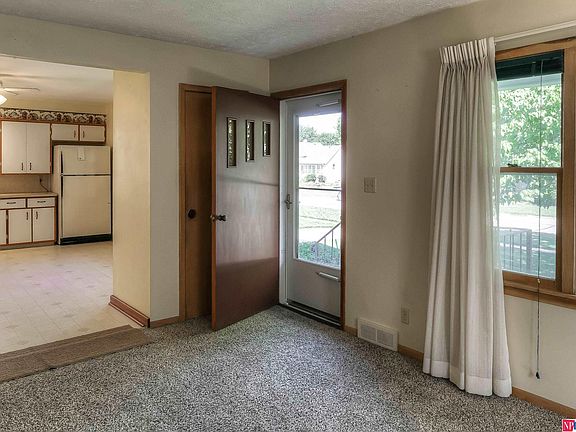 3rd image of 2029 Park St