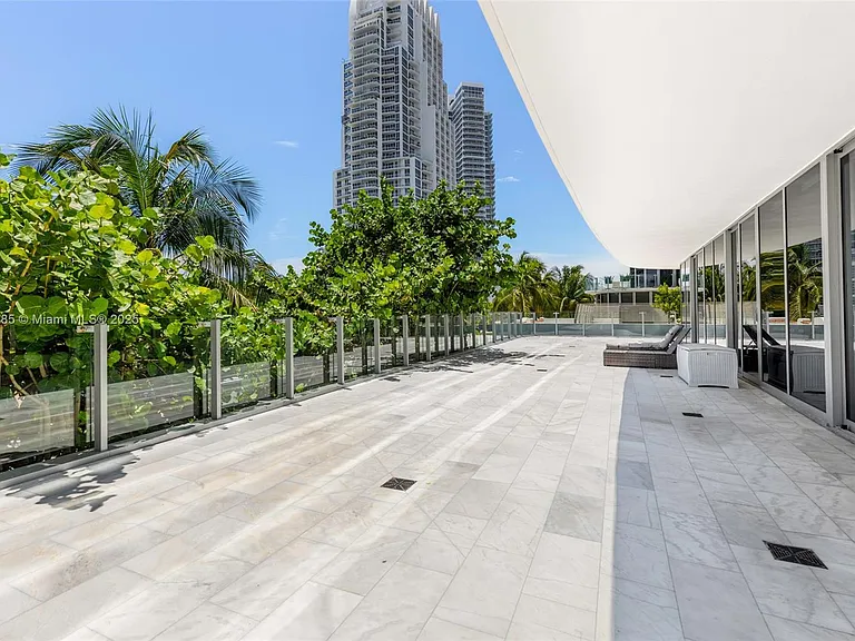1 Collins Ave #207 — Photo 34
