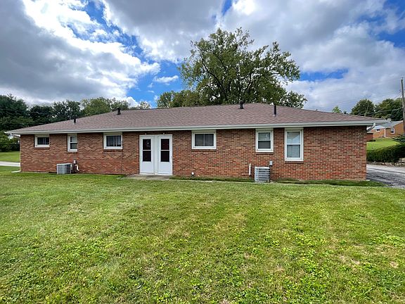 4th image of 448 Midland Dr #448