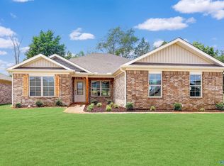 200 Iowana Dr, Toney, AL 35773
