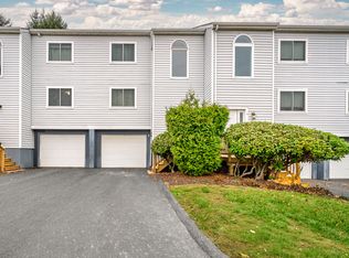 Fox Meadows, Cromwell, CT 06416