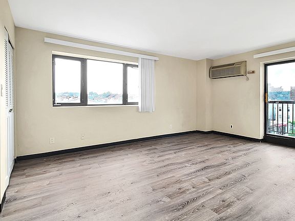 4th image of 57-25 Van Horn St #5C