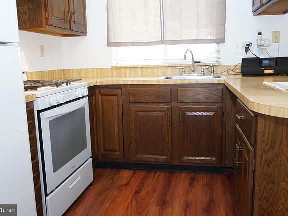 5th image of 715 Wooton Ct