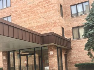 905 Center St #B103, Des Plaines, IL