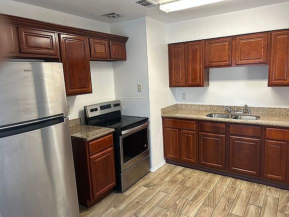 3rd image of 3509 Bacchus Dr