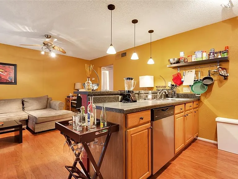 910 Duncan Ln #35 — Photo 7