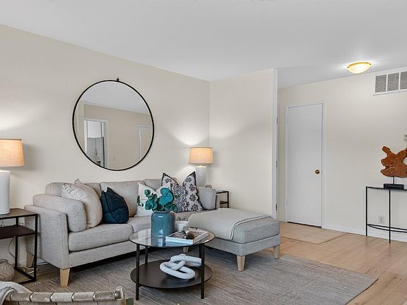5th image of 529 Larkspur Plaza Drive