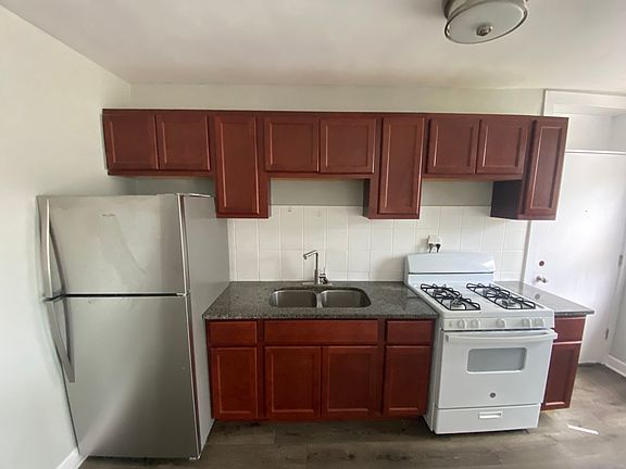 3rd image of 1757 W North Shore Ave APT 1A