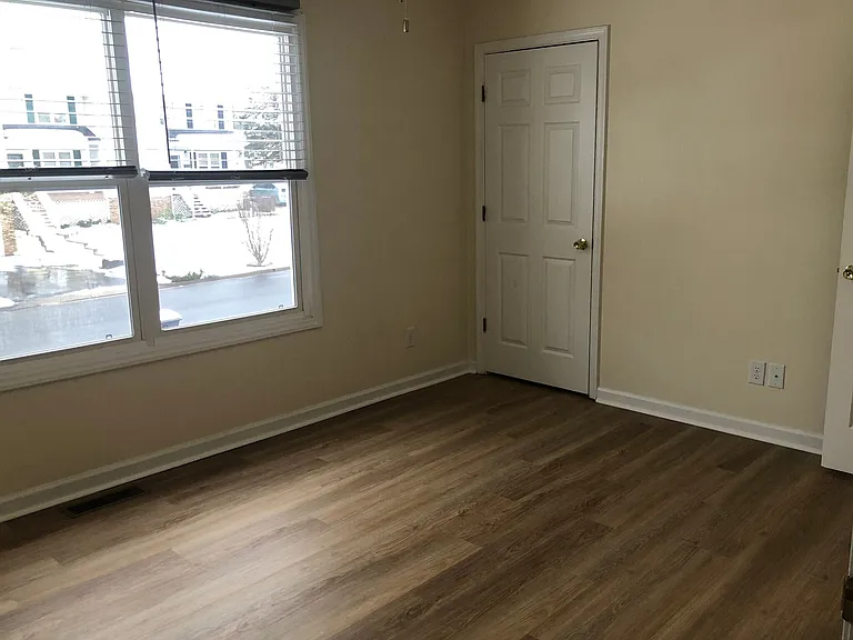 1246 Goldfinch Dr #B — Photo 11