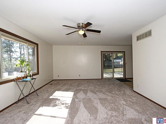 3rd image of 6945 Tanglewood Pl