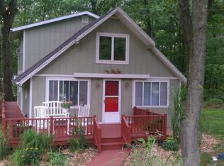 985 Duquesa Dr, Weidman, MI 48893