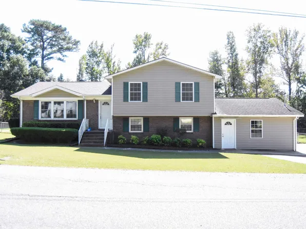 1604 Parker Ln, Oxford, AL 36203