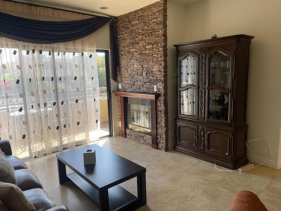 3rd image of 5319 Lindley Ave Unit 101
