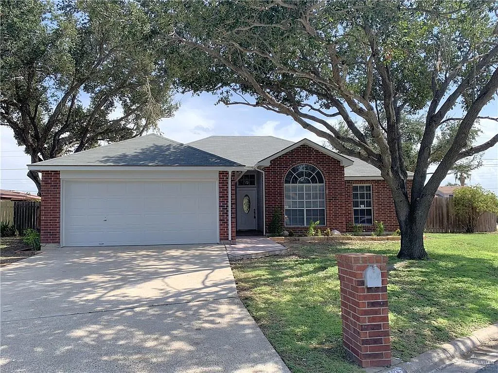 3 bed, 2.0 bath, 1521 sqft, $1,895 — Photo 2