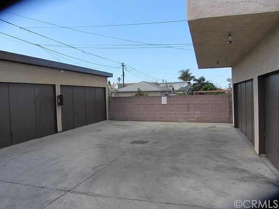4th image of 3120 W 113th St APT 2