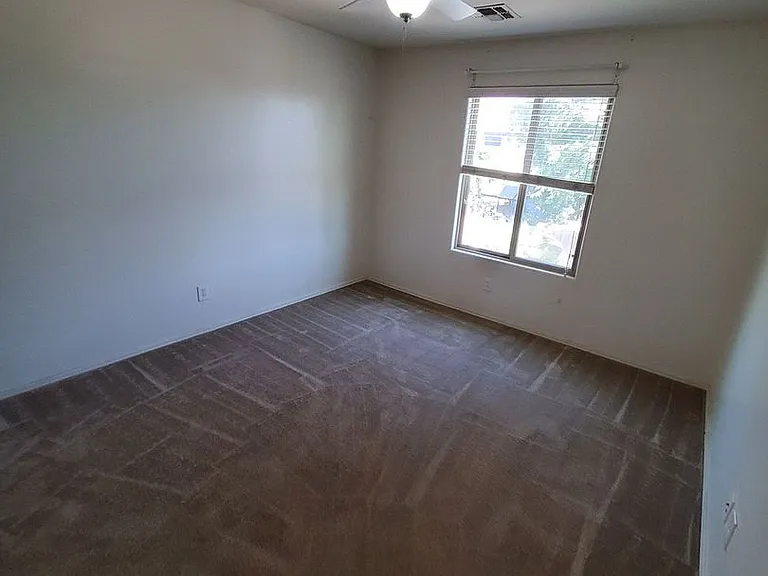 3031 E Regina St — Photo 12