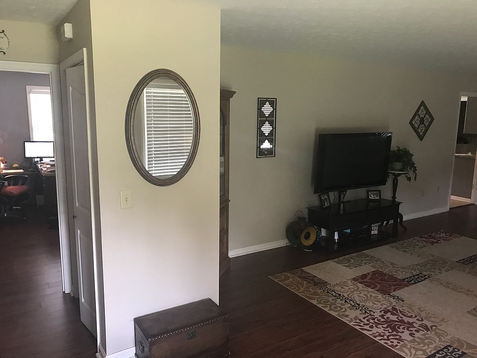 2nd image of 1215 Pinecrest Dr