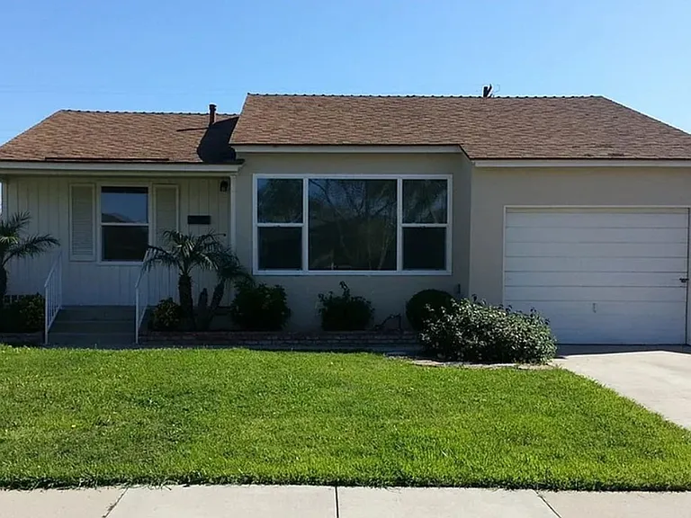 5712 Lorelei Ave — Photo 1