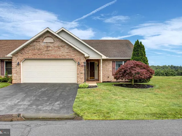 2374 Majestic Ct, Chambersburg, PA 17202