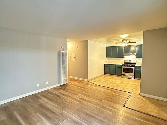 3rd image of 4522 Lakewood Blvd #209