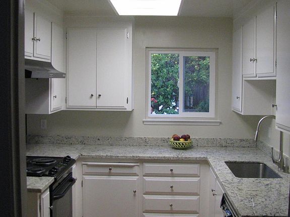 3rd image of 3355 Malibu Dr