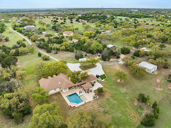 5th image of 344 Patricia Rd