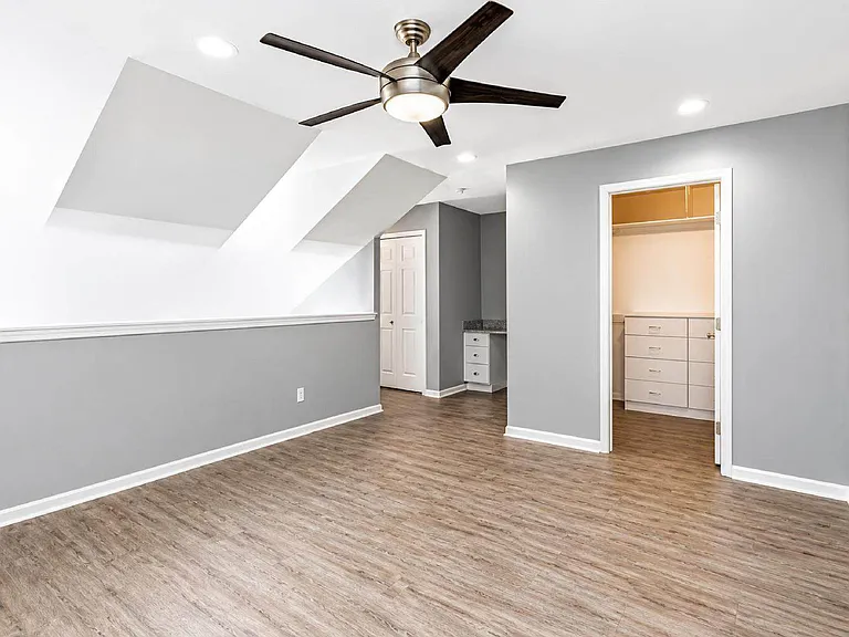 1097 Foxboro #31 — Photo 11