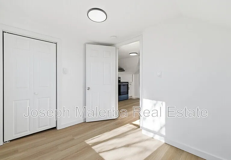 159 Connecticut Ave — Photo 11