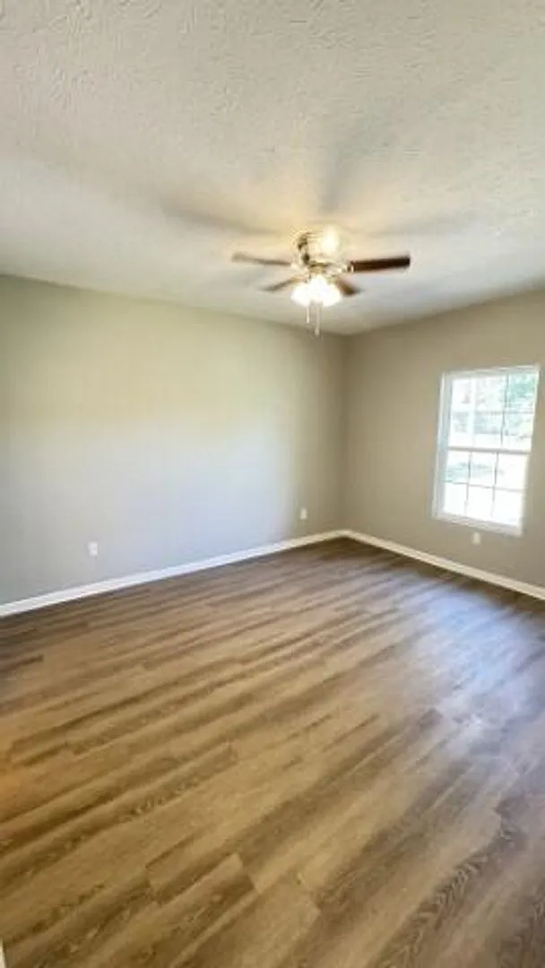 310 Parkview Ave. — Photo 4