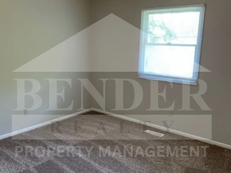 1535 Jordan Ave NW — Photo 6