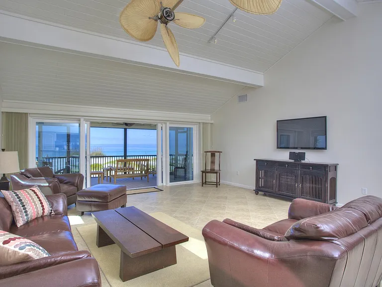 2833 Gulf Of Mexico Dr — Photo 5