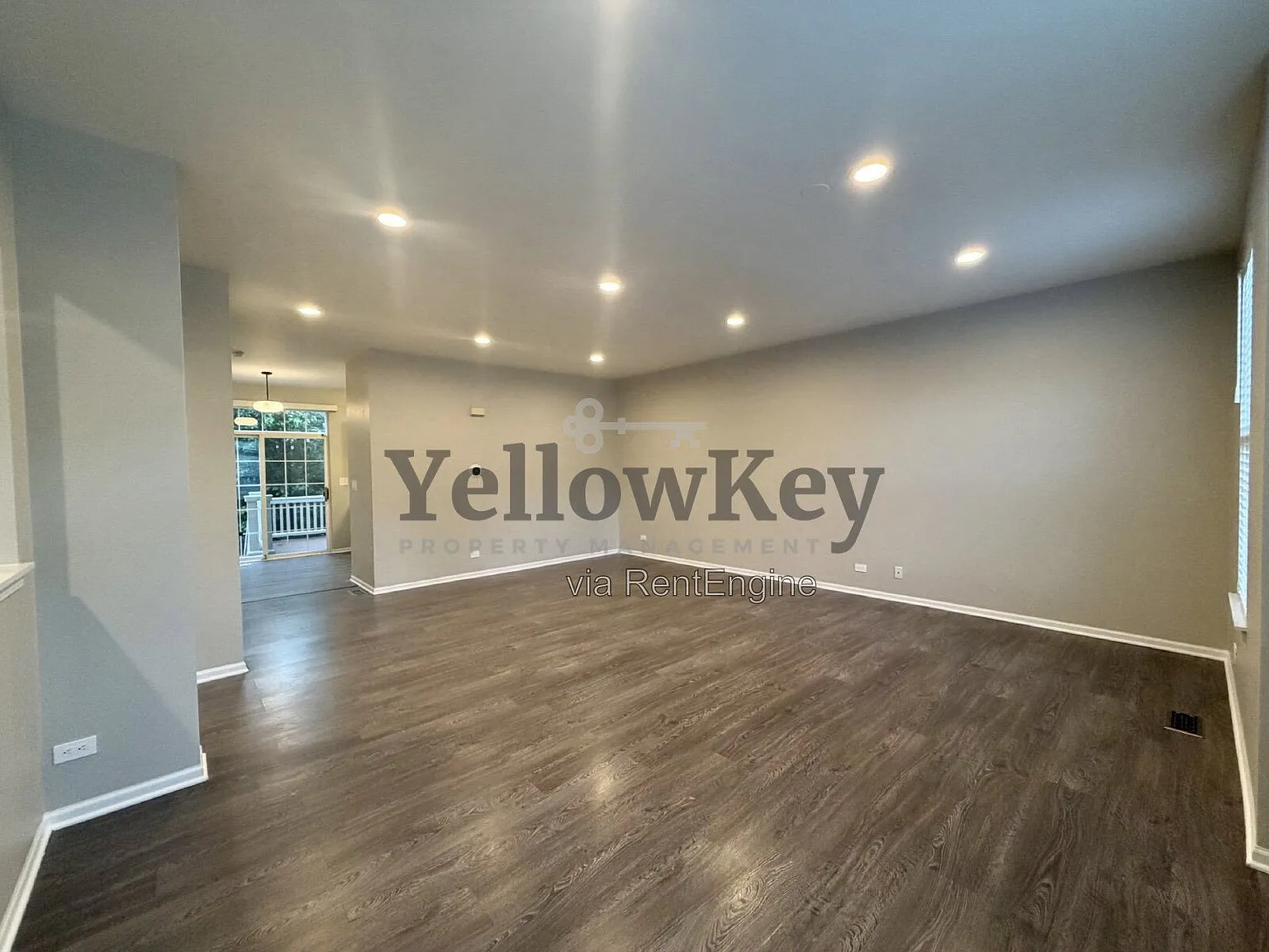 3 bed, 2.5 bath, 1776 sqft, $2,700 — Photo 2