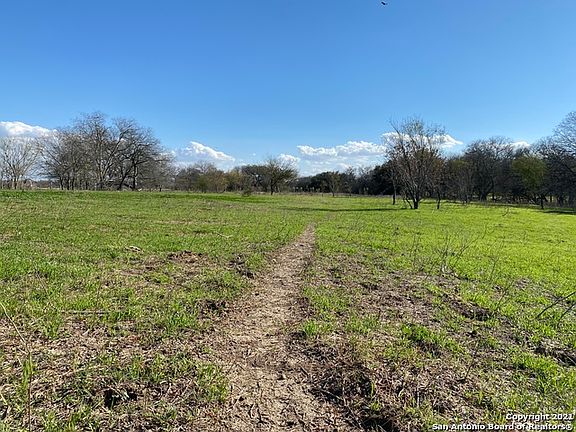 5th image of 273 County Road 672 E