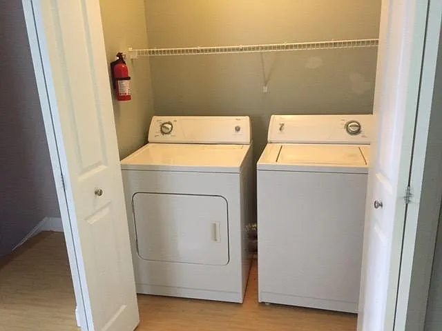 2 bed, 1.5 bath, 1200 sqft, $1,800 — Photo 3