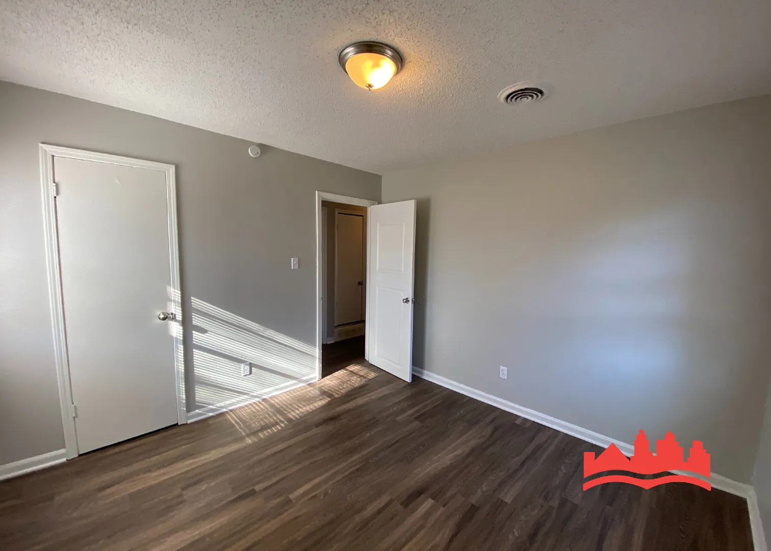 Welcome to 745 Harahan Road! — Photo 4