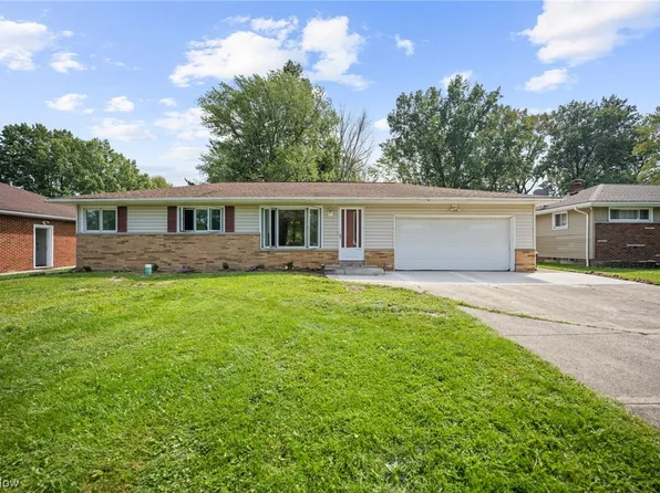 618 Twilight Dr, Seven Hills, OH 44131