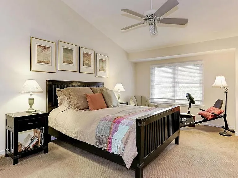 7418 Crestberry Ln — Photo 11