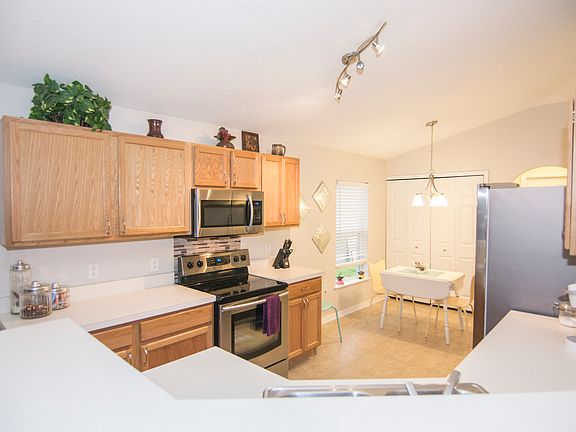 5th image of 16627 Corner Lake Dr