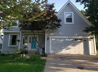215 W Colleen Ct, Gardner, KS 66030