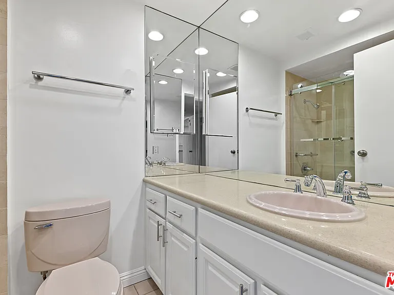 4316 Marina City Dr #531 — Photo 9